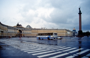 RUSSLAND, Palastplatz in Sankt Petersburg